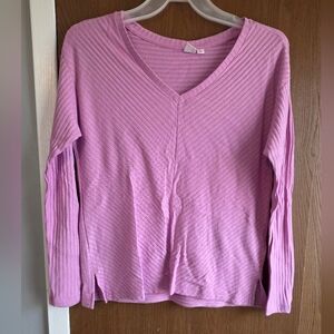 GAP Ribbed V-Neck Top in Pastel Lilac